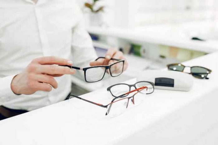 How to Decorate Eyeglasses